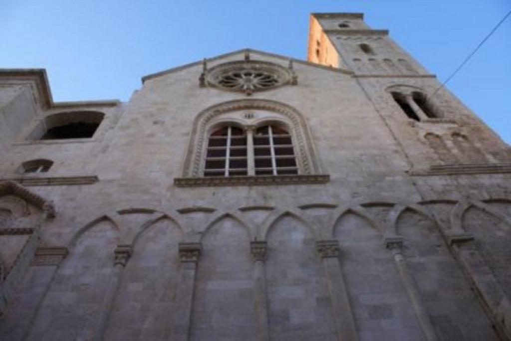 焦维纳佐Palazzo Morola XIV Century公寓 外观 照片