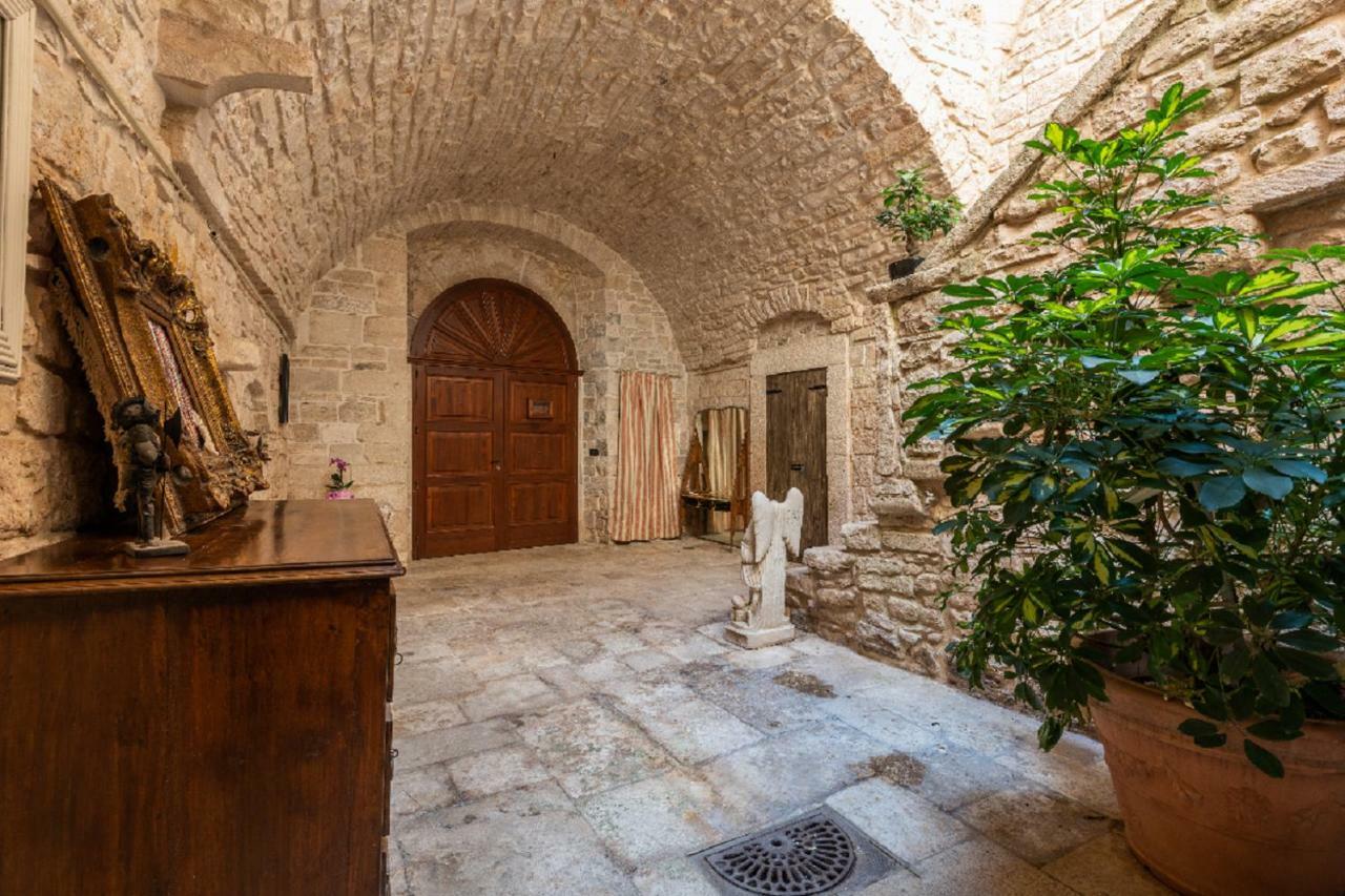 焦维纳佐Palazzo Morola XIV Century公寓 外观 照片