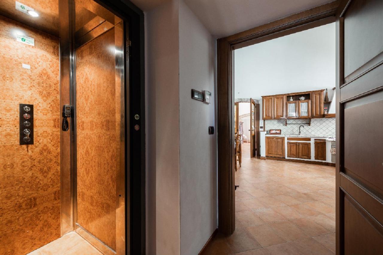 焦维纳佐Palazzo Morola XIV Century公寓 外观 照片